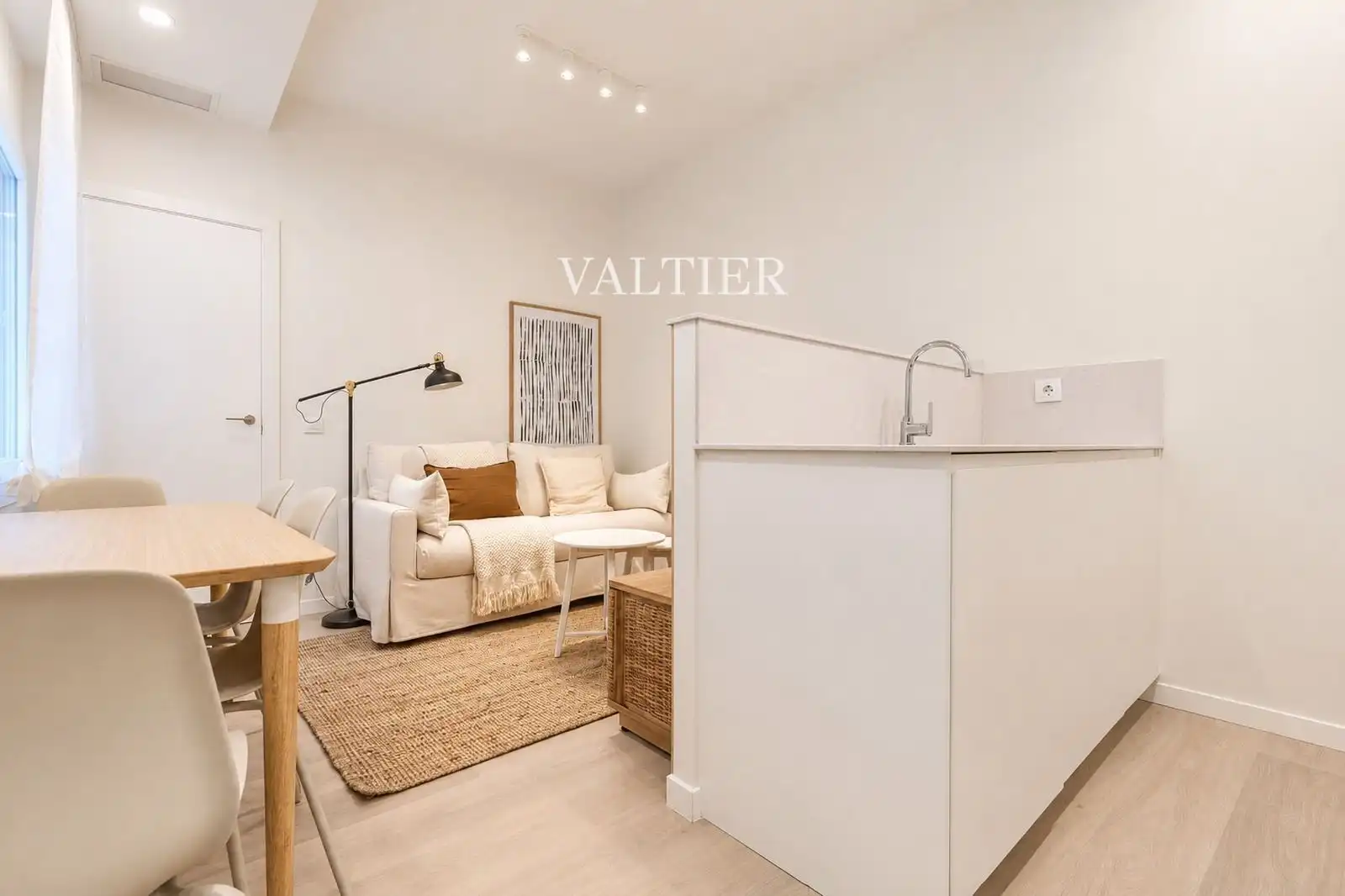 Bedroom of Flat for rent in Madrid  with Air Conditioner, Heating and Furnished