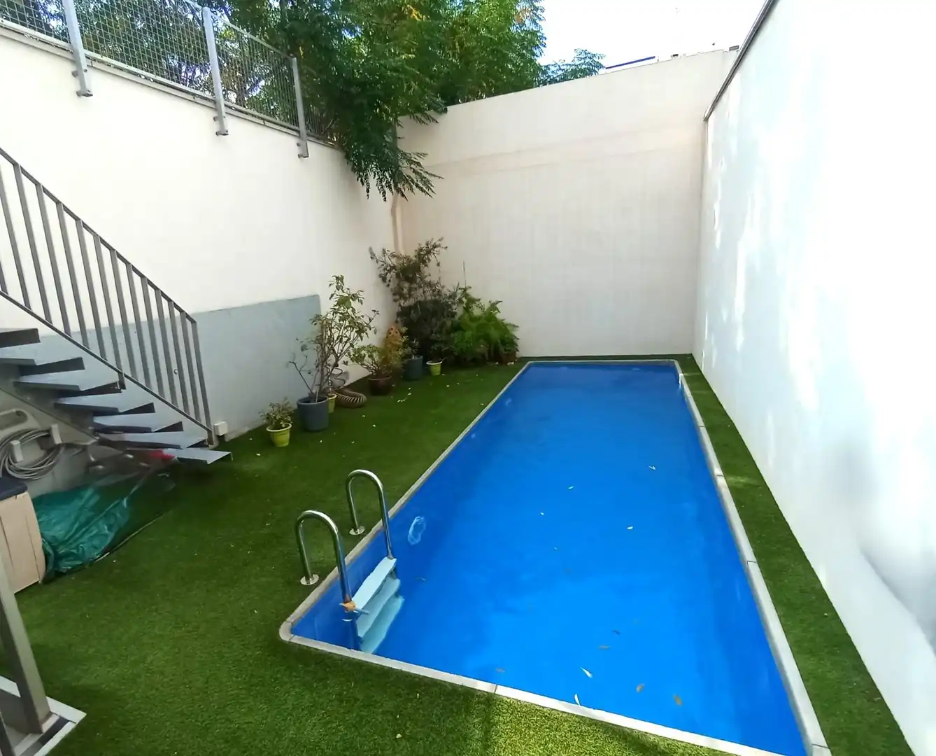 Swimming pool of Houses for sale in Mataró  with Air Conditioner, Heating and Terrace
