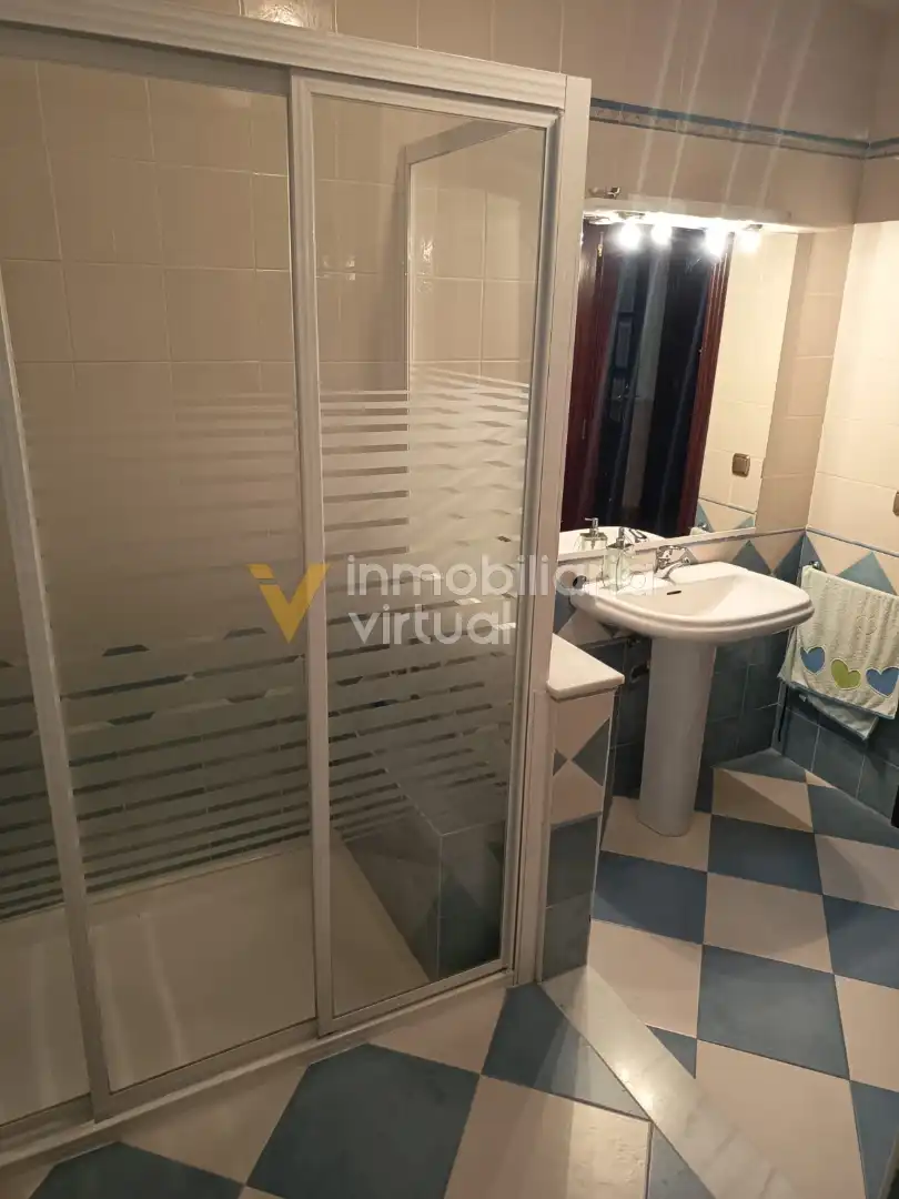 Baño de Casa o chalet en venta en Lucena con Piscina y Amueblado
