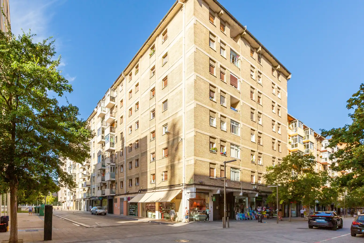 Außenansicht von Wohnung zum Verkauf in  Pamplona / Iruña mit Heizung und Balkon