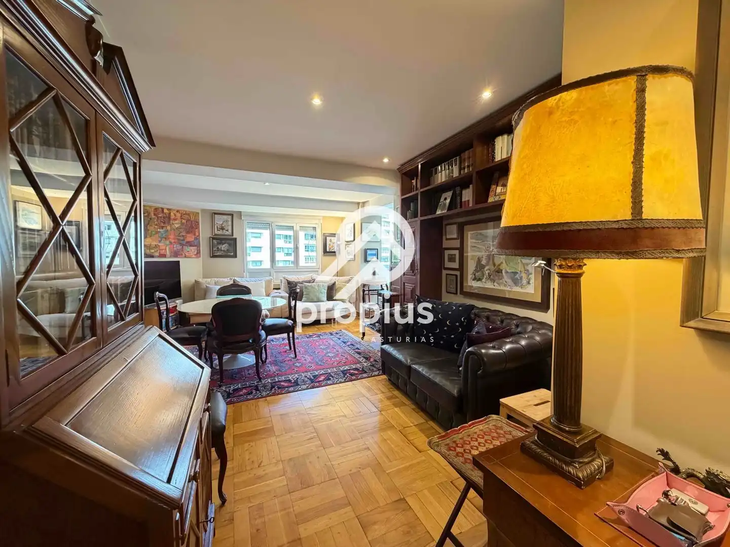 Living room of Flat for sale in Oviedo   with Heating, Parquet flooring and Oven