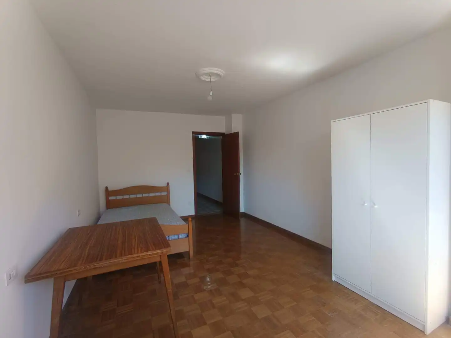 Bedroom of Flat for rent in A Coruña Capital   with Parquet flooring and Furnished
