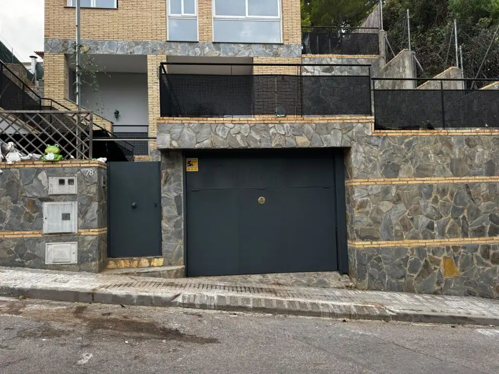 Vista exterior de Casa o chalet en venta en Rubí