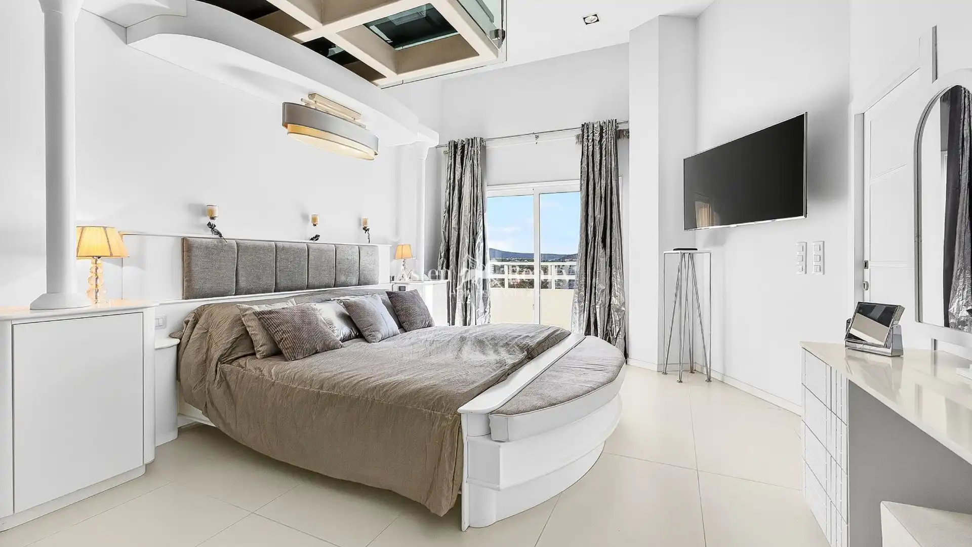 Bedroom of Attic for sale in Adeje  with Air Conditioner, Terrace and Storage room