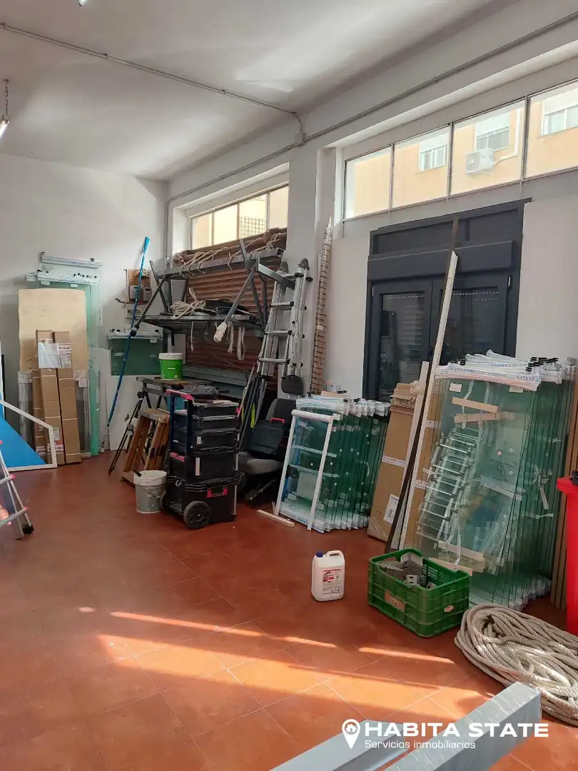 Local en venta en Almería