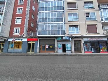 Local comercial en venda a Calle Eladio Bustamante