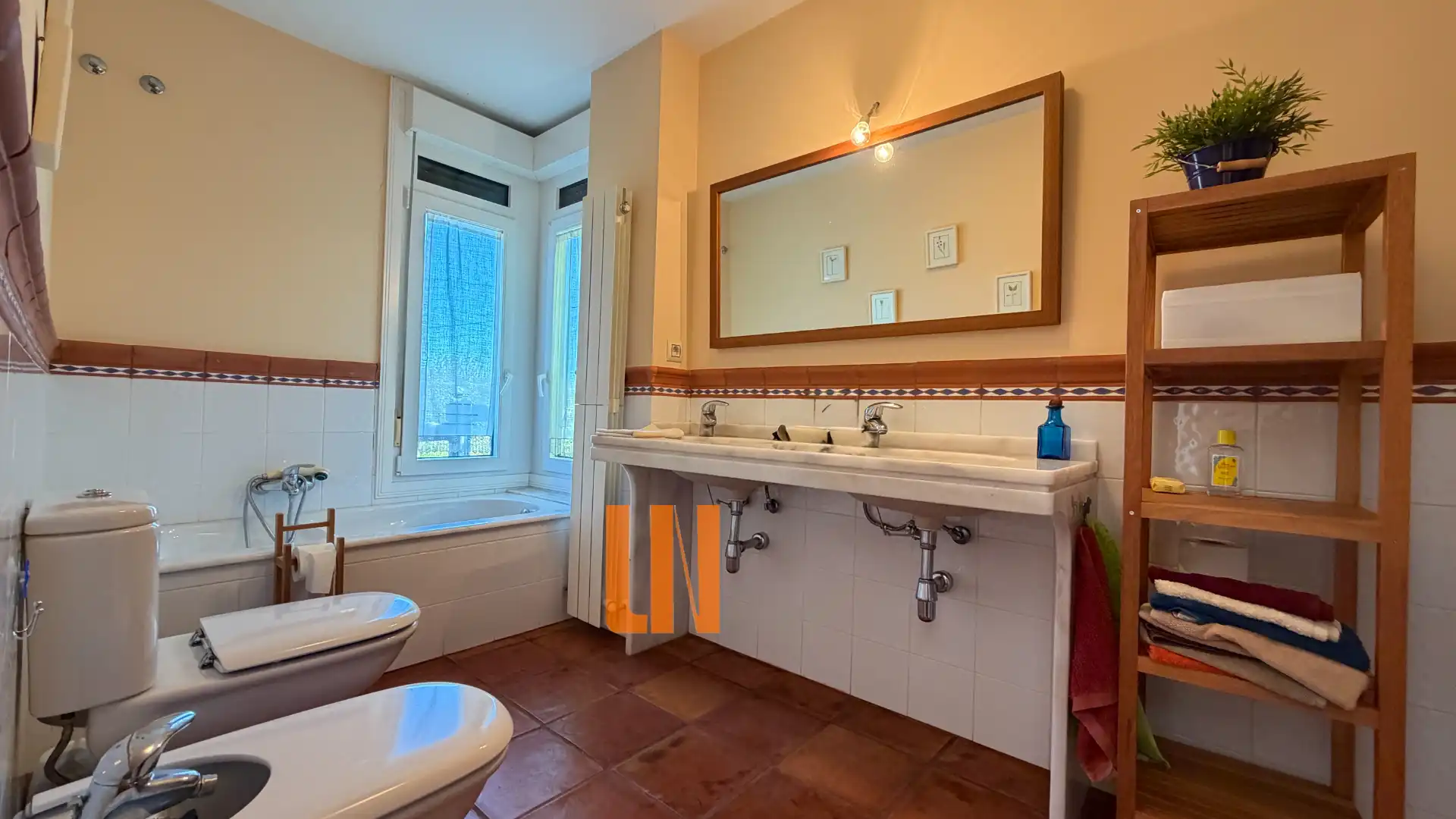 Bathroom of Houses for sale in Miño  with Heating, Private garden and Parquet flooring
