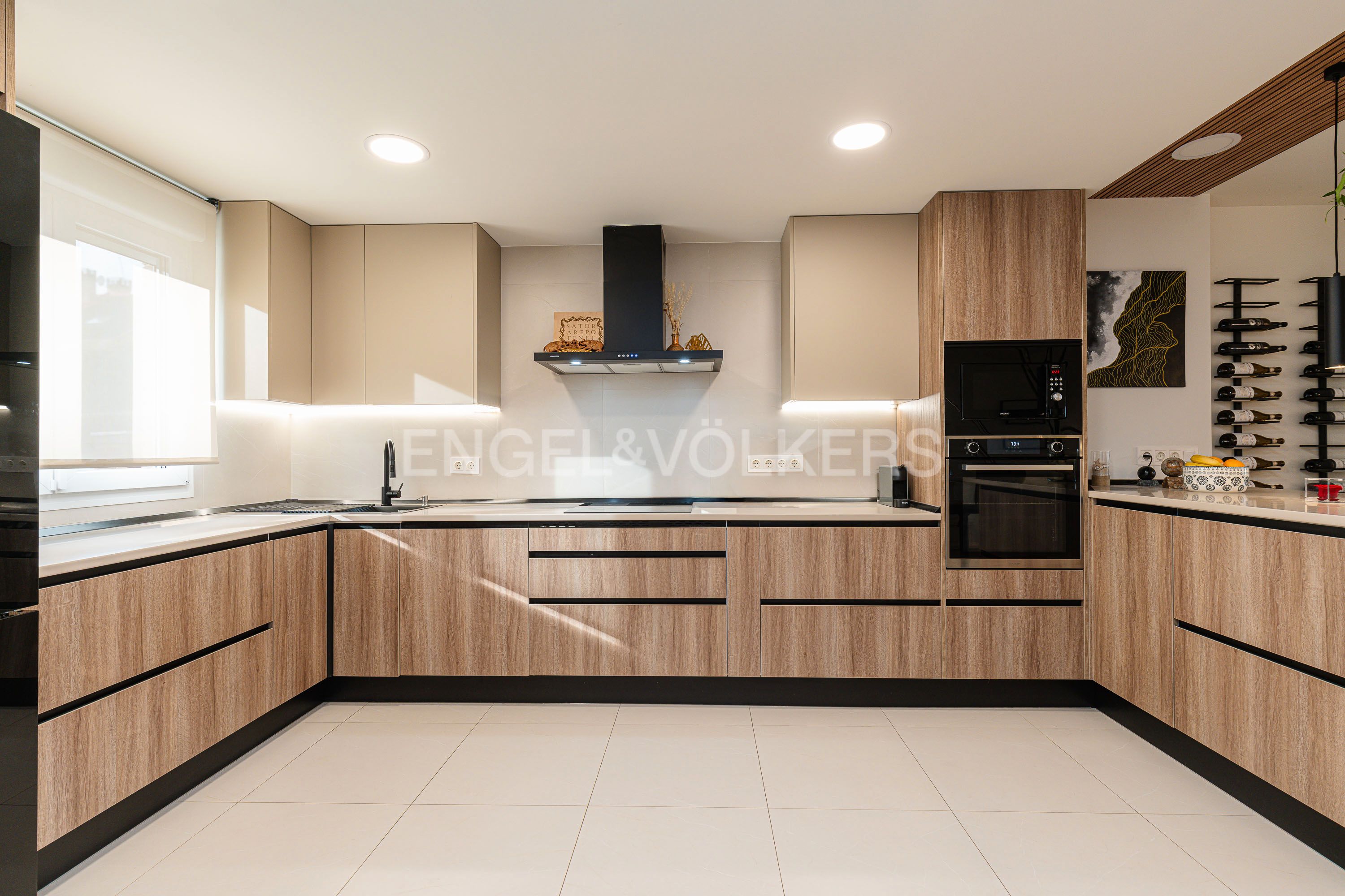 Cuina de Casa adosada en venda en Pozuelo de Alarcón amb Aire condicionat, Calefacció i Jardí privat