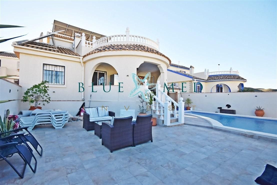 Vista exterior de Casa o xalet en venda en Mazarrón amb Aire condicionat, Calefacció i Jardí privat