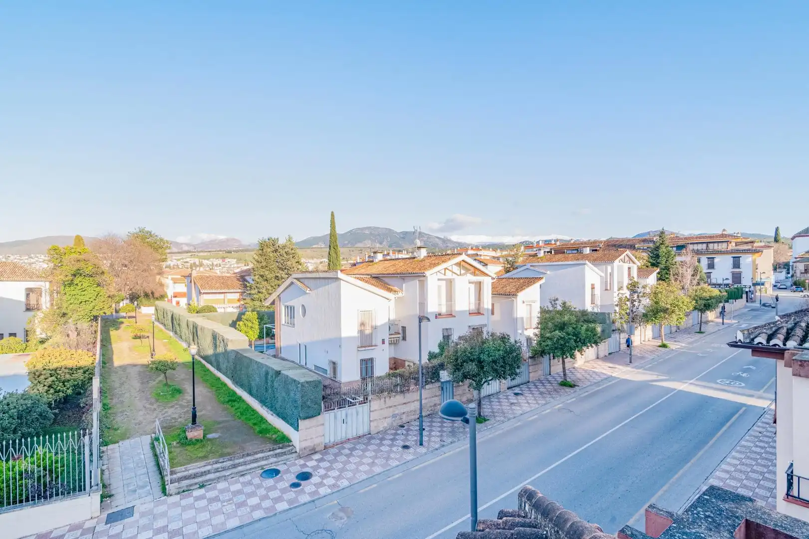 Außenansicht von Dachboden zum Verkauf in La Zubia mit Klimaanlage, Terrasse und Abstellraum