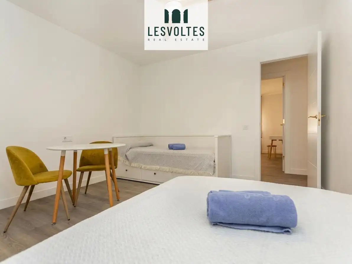 Habitación de Apartamento de alquiler en Calonge i Sant Antoni con Aire acondicionado, Parquet y Amueblado