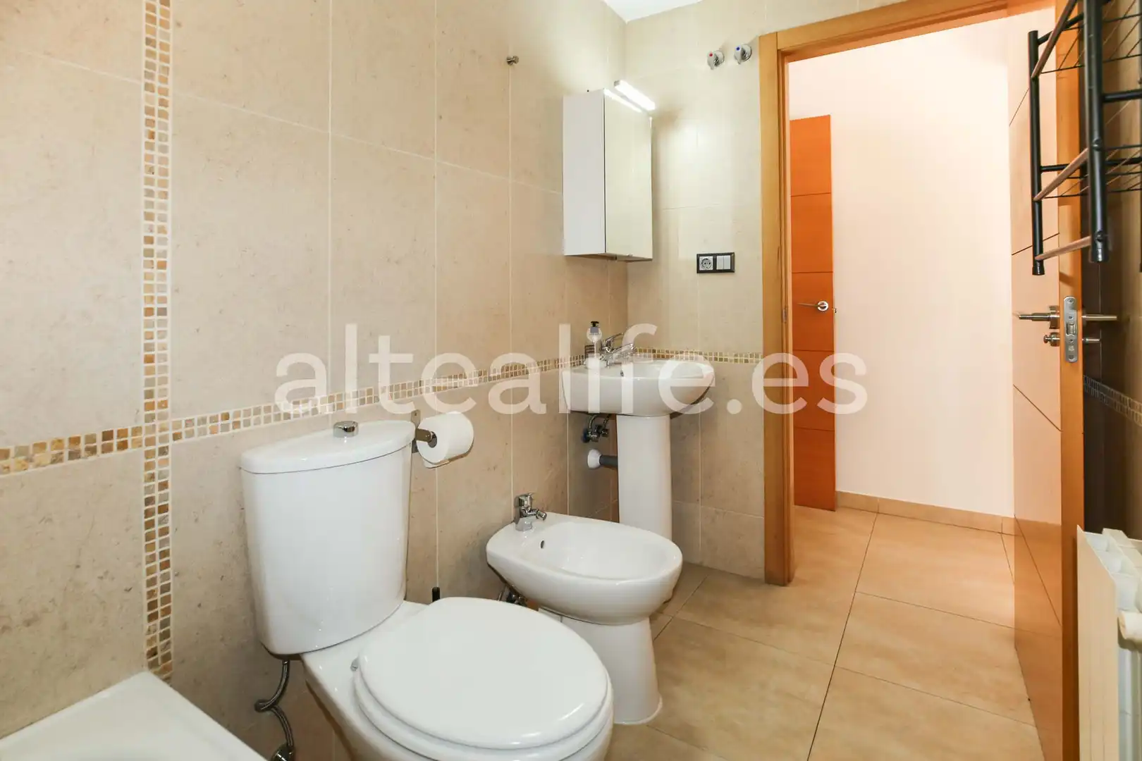 Baño de Apartamento de alquiler en L'Alfàs del Pi con Aire acondicionado, Terraza y Trastero