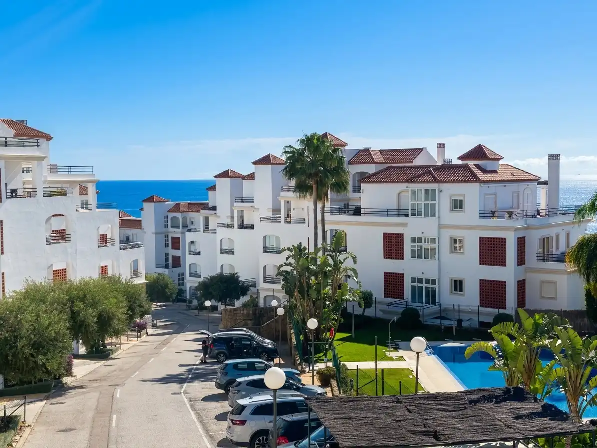 Vista exterior de Apartamento en venta en Manilva con Aire acondicionado, Calefacción y Terraza