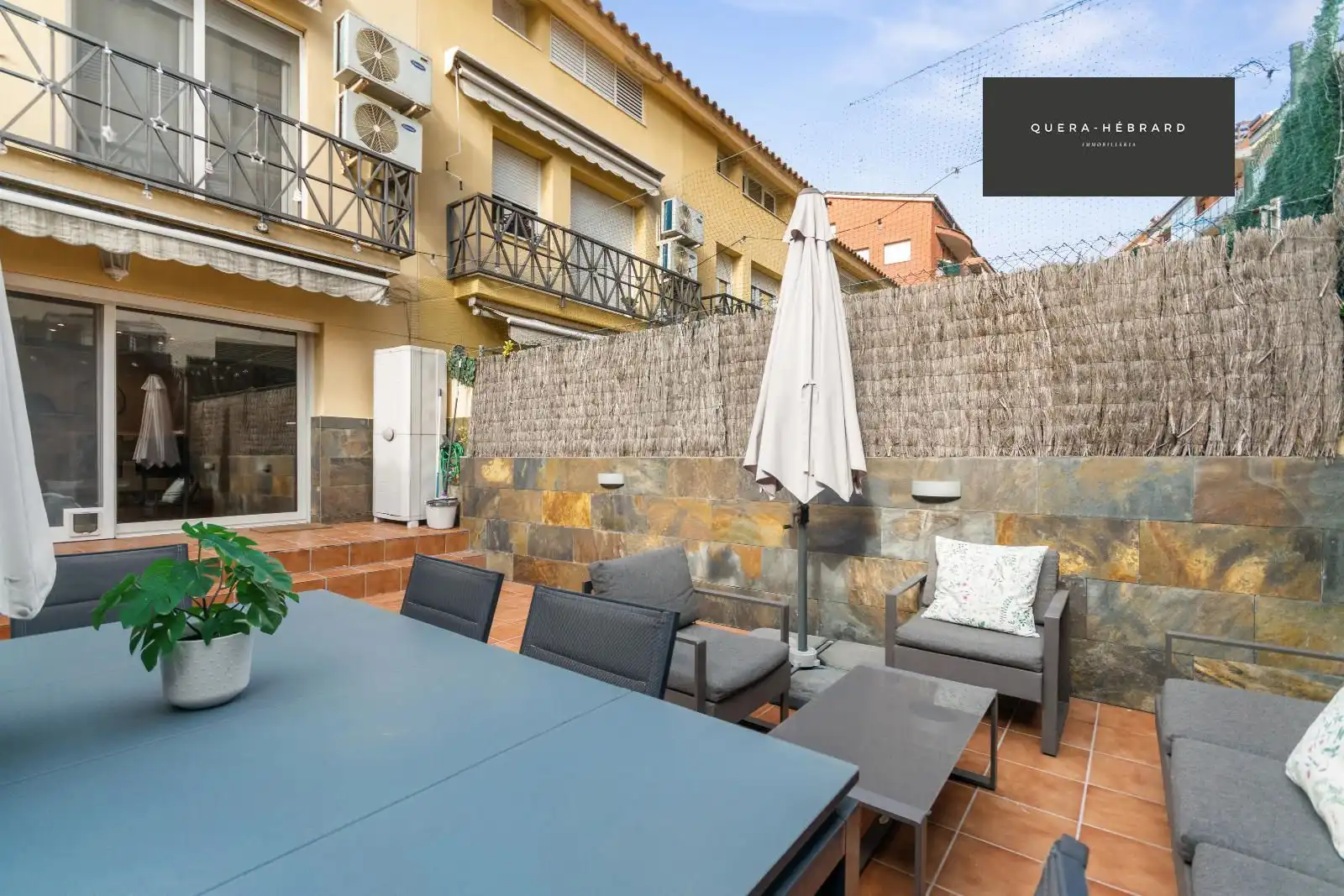 Terraza de Casa adosada en venta en Rubí con Aire acondicionado, Calefacción y Parquet