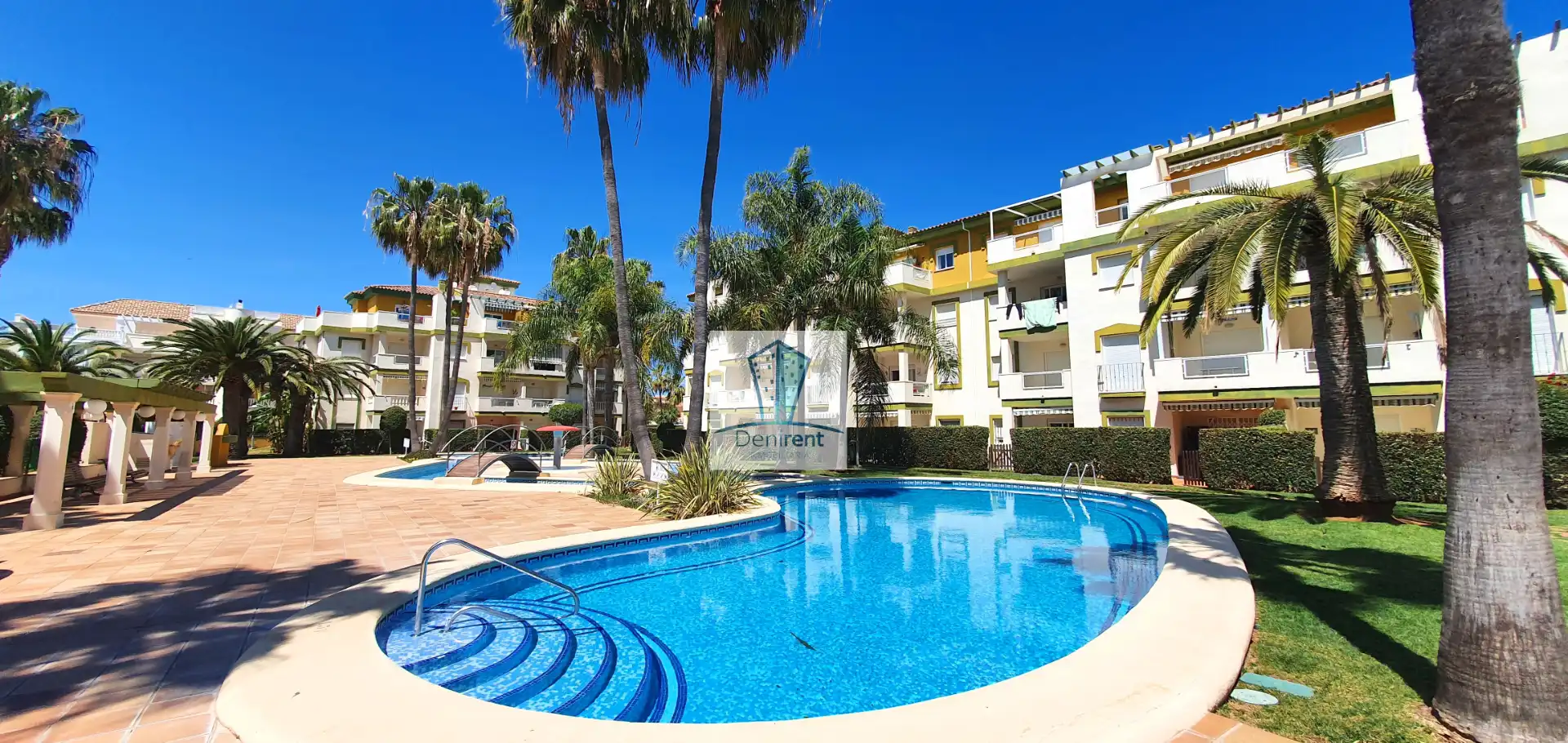 Vista exterior de Apartamento de alquiler en Dénia con Aire acondicionado, Calefacción y Terraza