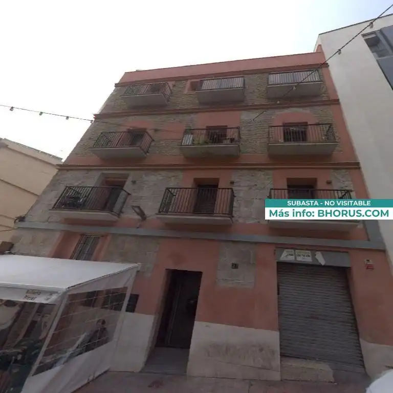 Pis amb ascensor en venda a CAVALLERS 37