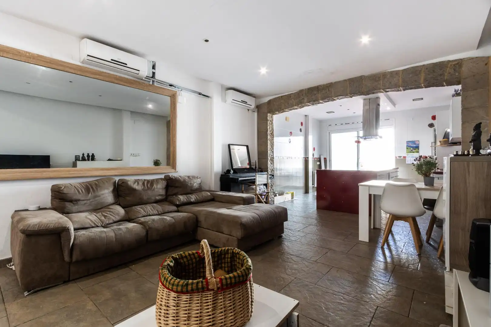 Sala d'estar de Casa adosada en venda en Sabadell amb Aire condicionat, Calefacció i Jardí privat