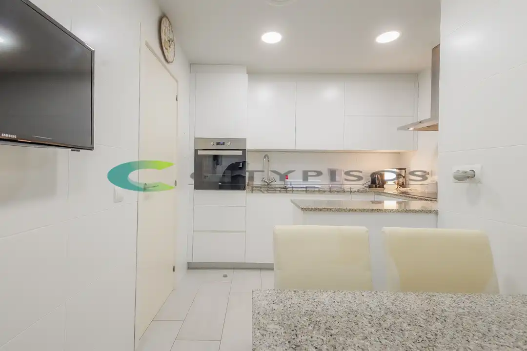 Flat with lift for sale in Avenida de Santiago Rusiñol, imagen 16