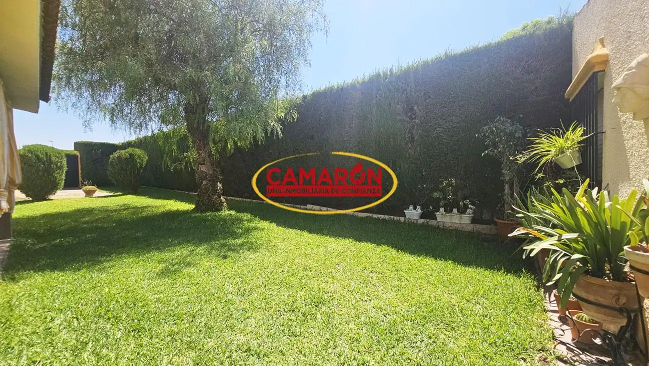 House with pool for sale in Palomares del Río, imagen 4
