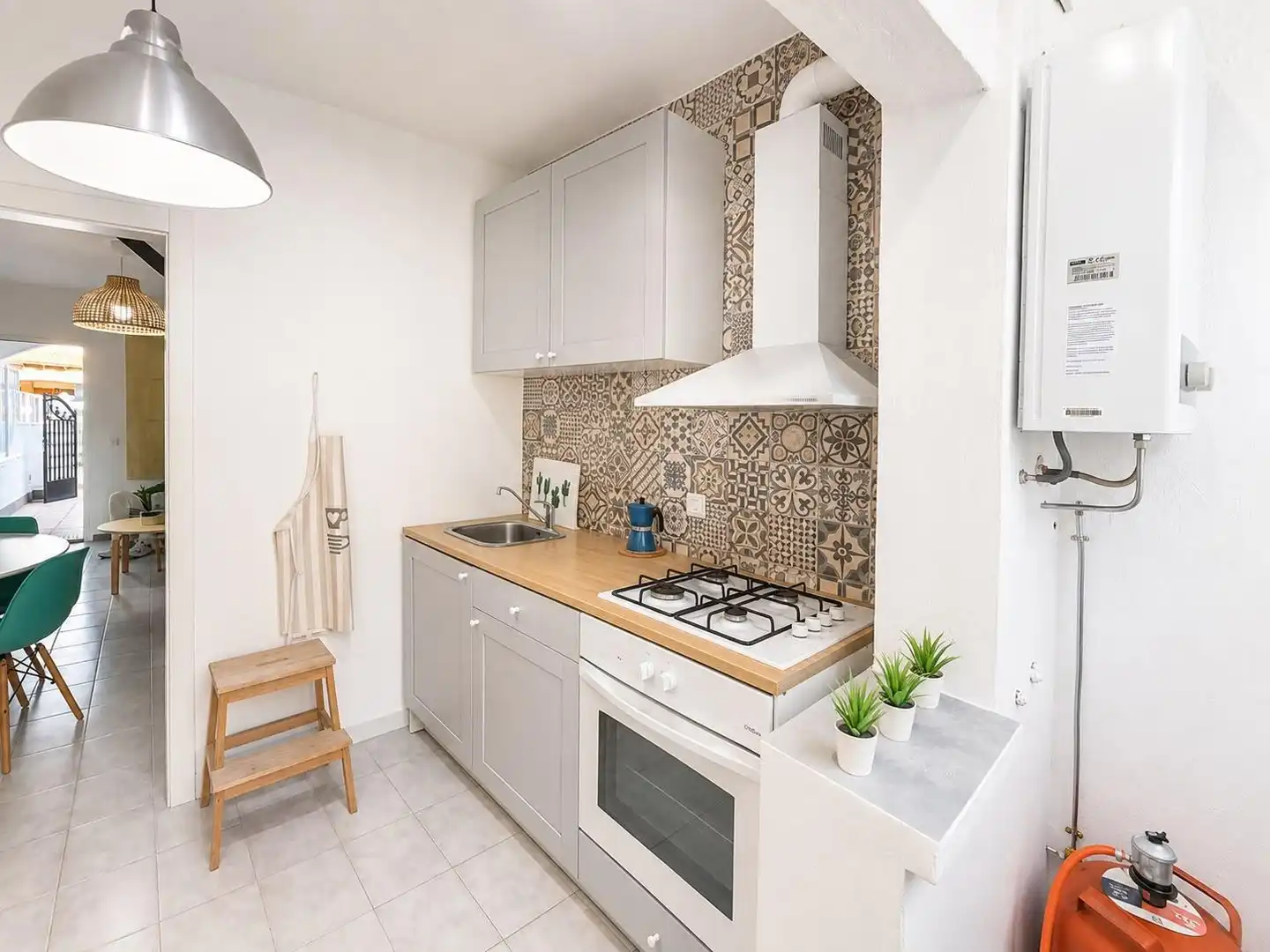 Cuina de Casa o xalet en venda en Los Alcázares amb Aire condicionat, Jardí privat i Moblat