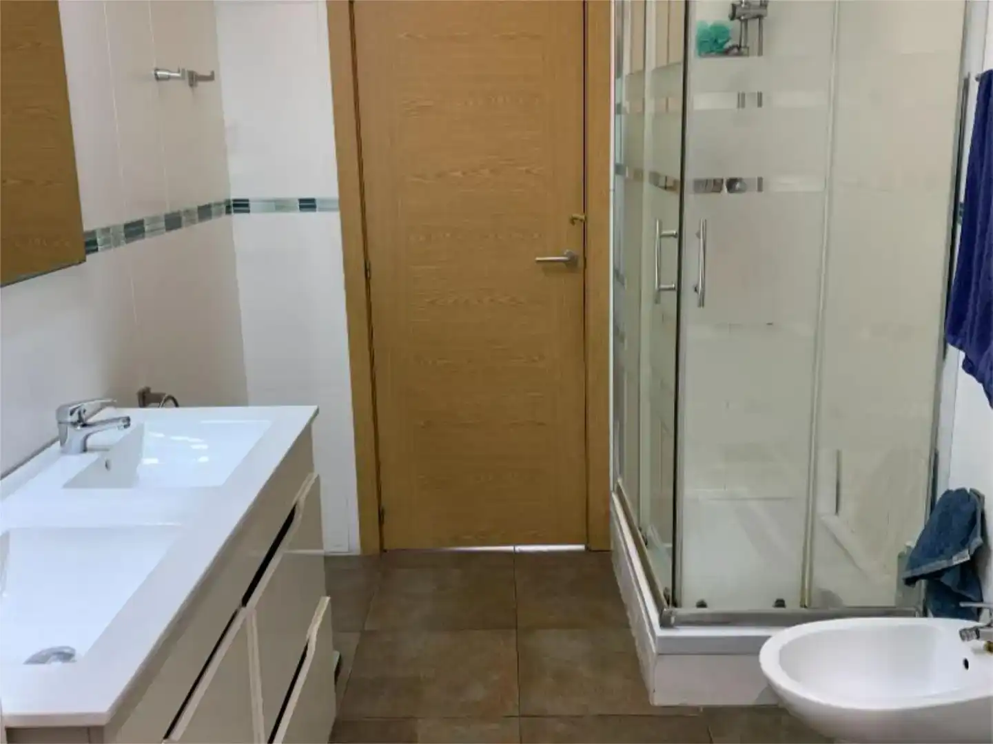 Badezimmer von Geschaftsraum zum Verkauf in Sant Adrià de Besòs mit Klimaanlage und Möbliert
