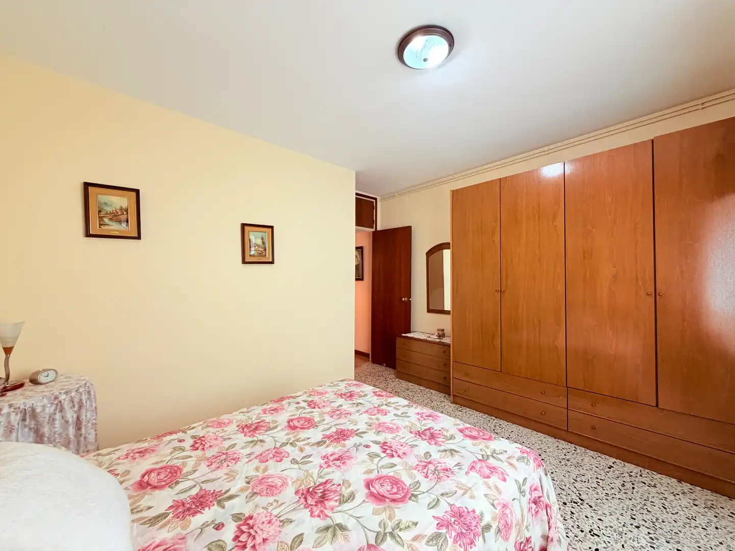 Habitación de Piso en venta en Corbera de Llobregat con Calefacción, Parquet y Terraza