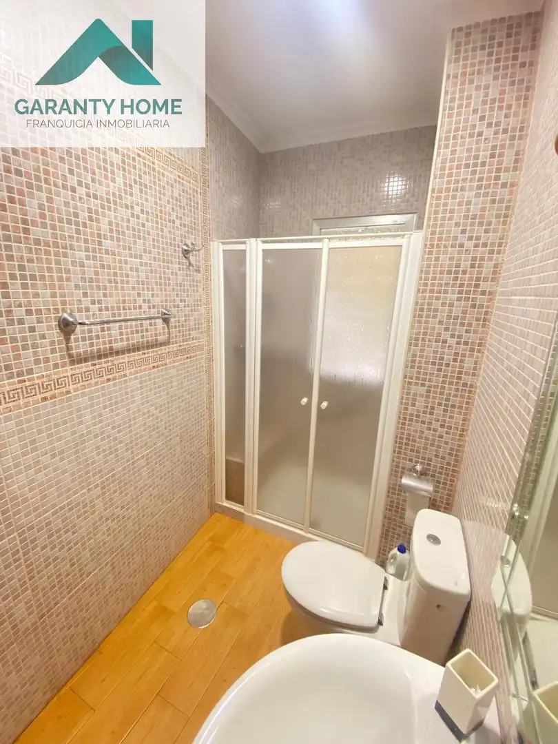 Baño de Piso en venta en Torredonjimeno con Amueblado