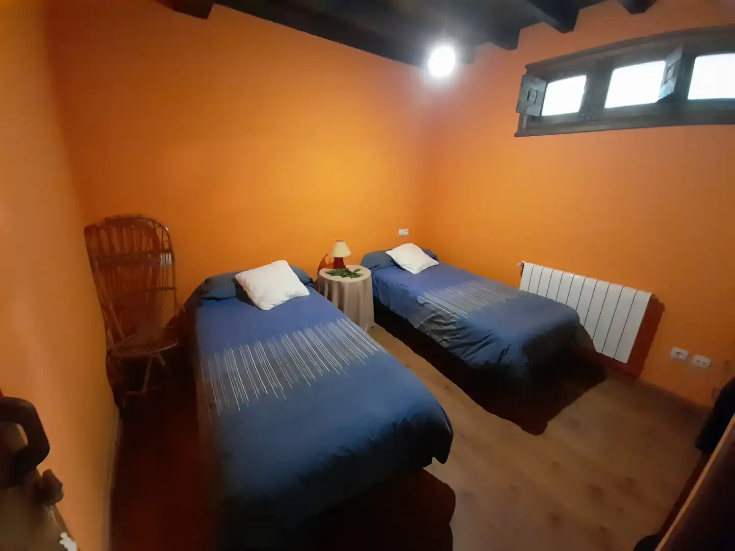 Dormitori de Casa adosada en venda en Caso amb Calefacció, Terrassa i Traster