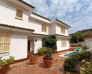 Vista exterior de Casa o xalet en venda en Tossa de Mar amb Terrassa, Piscina i Balcó