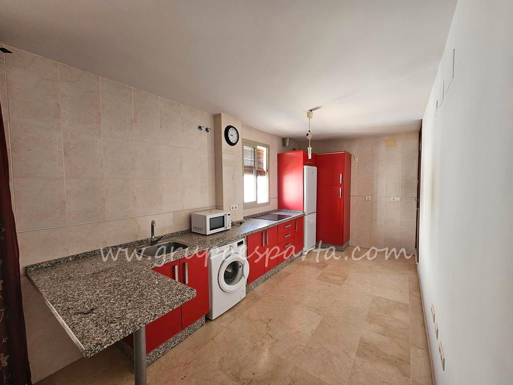 Cuina de Dúplex en venda en Albaida del Aljarafe amb Aire condicionat, Terrassa i Moblat