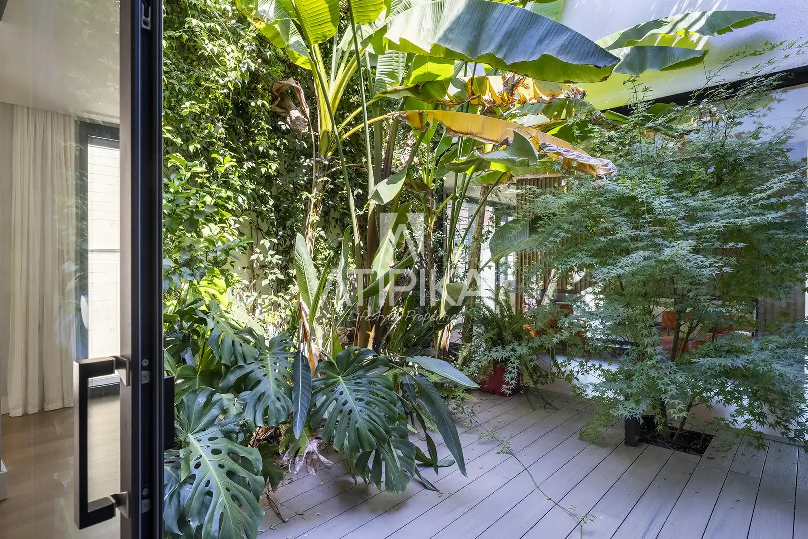 Garten von Dachboden zur Miete in Barcelona mit Klimaanlage, Terrasse und Ofen
