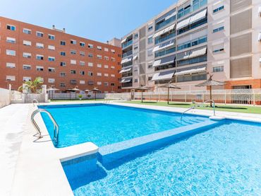 Pis amb piscina en venda a Calle ELS POBLETS 10