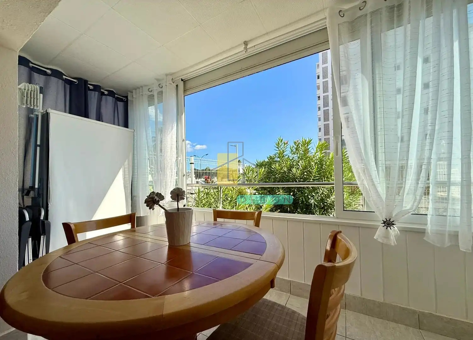 Terrasse von Wohnungen zum Verkauf in Roses mit Heizung, Privatgarten und Möbliert