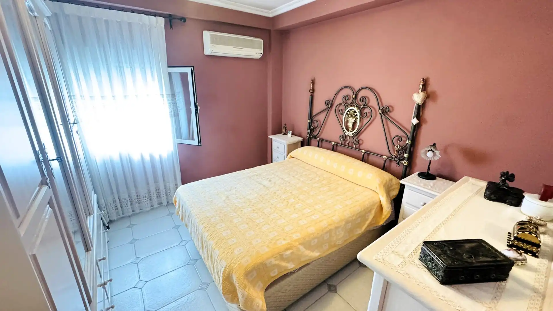 Bedroom of Flat for sale in Parla  with Air Conditioner, Heating and Private garden