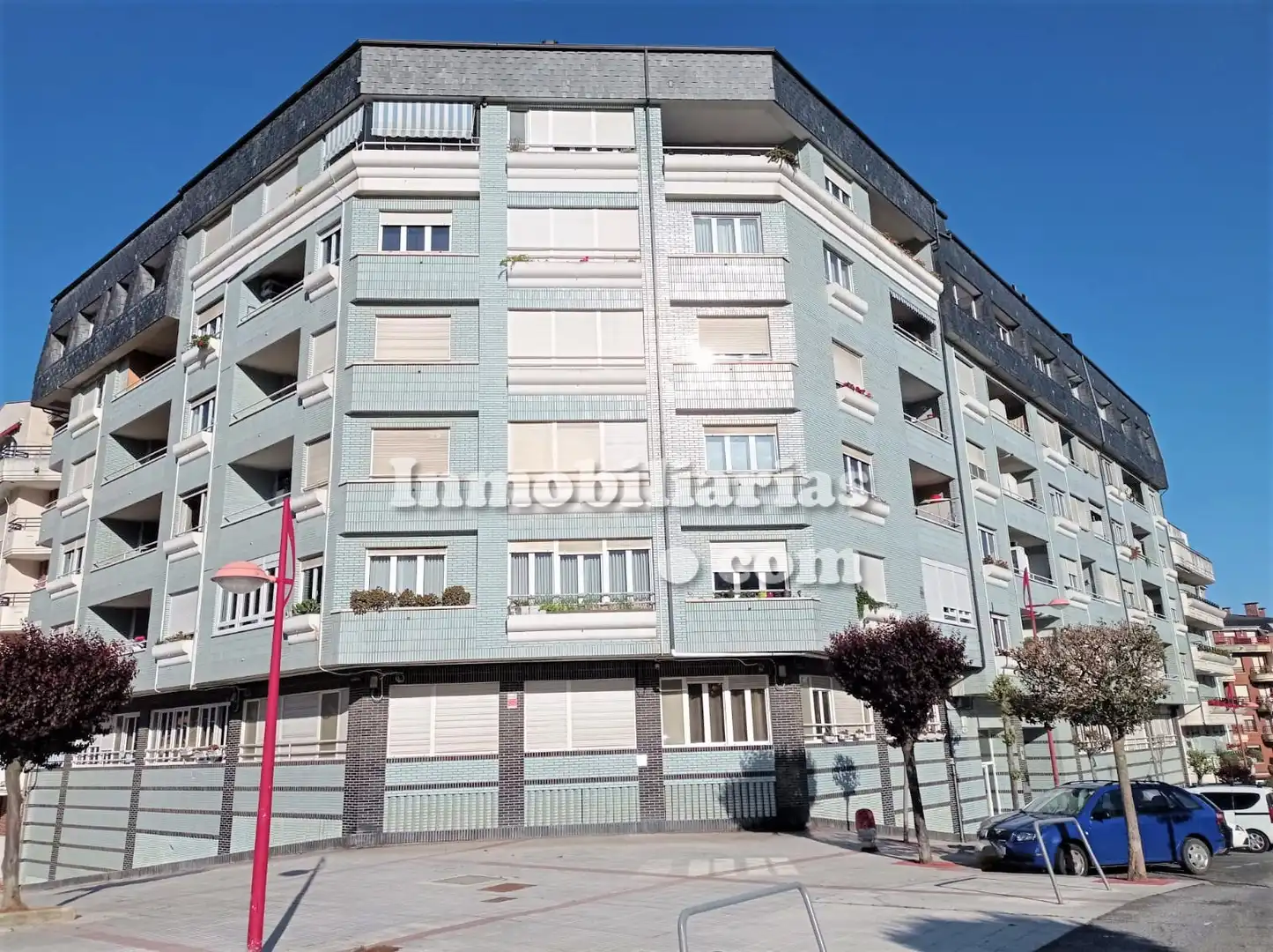 Vista exterior de Dúplex en venda en Castro-Urdiales amb Calefacció, Terrassa i Traster