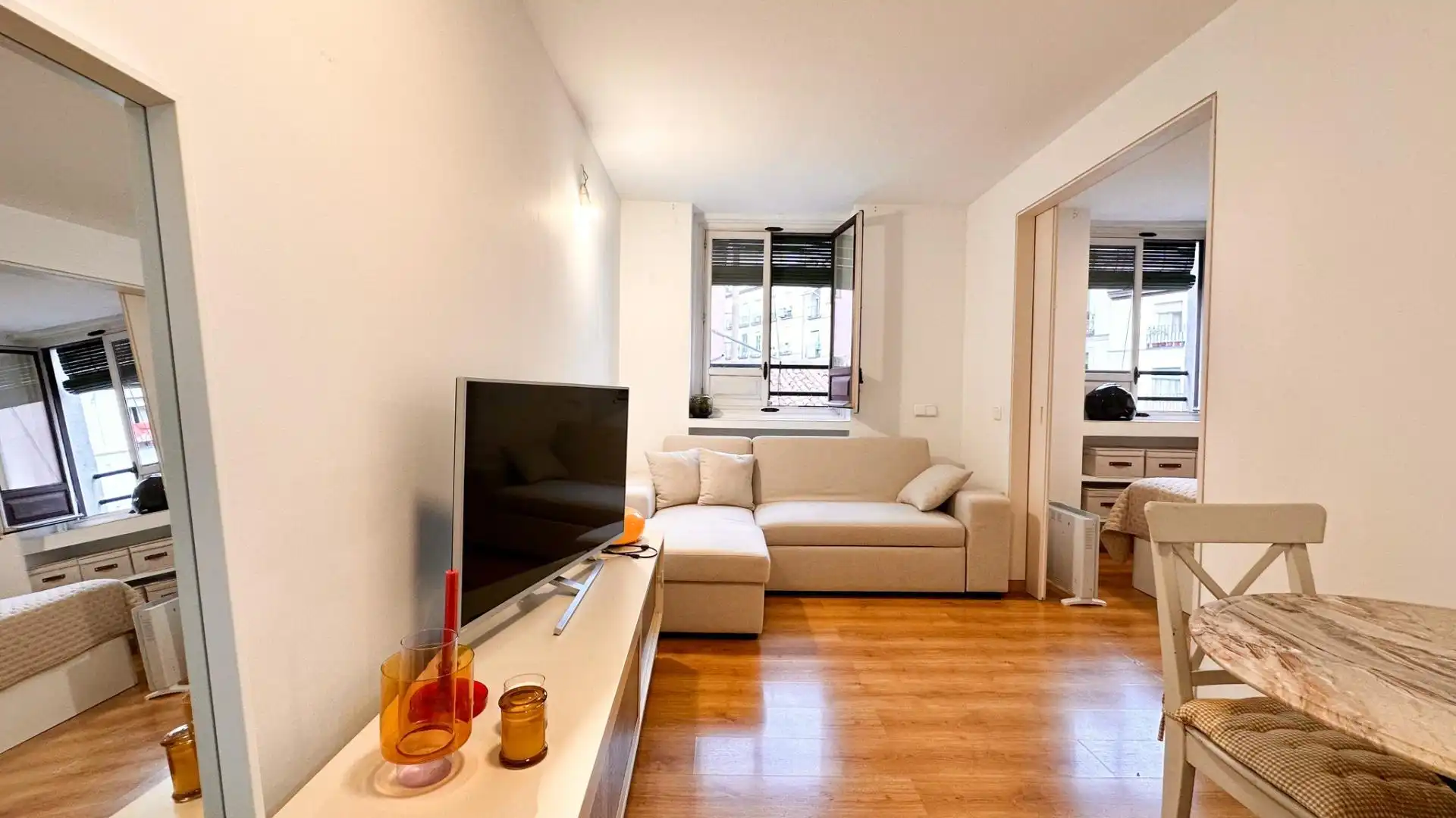 Sala d'estar de Pis en venda en Madrid