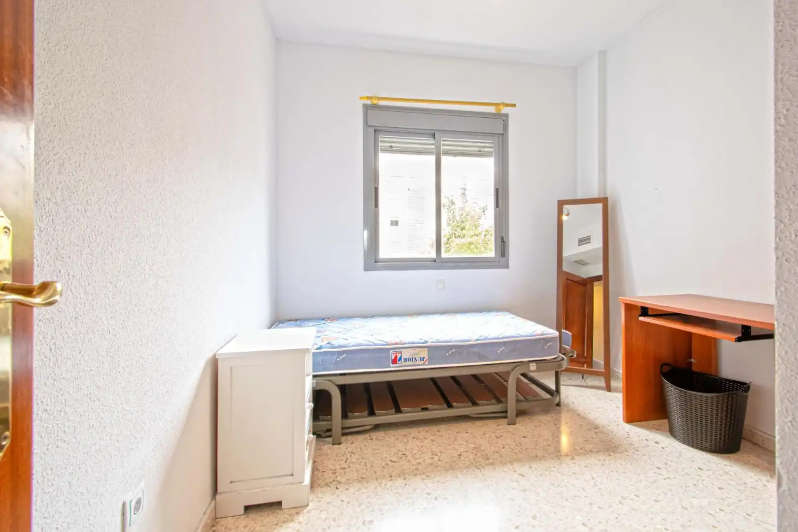 Bedroom of Flat for sale in Sevilla  with Air Conditioner, Storage room and Balcony