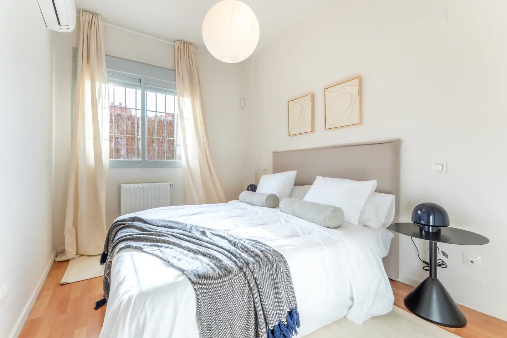Bedroom of Ground floor for rent in Madrid  with Air Conditioner, Heating and Parquet flooring