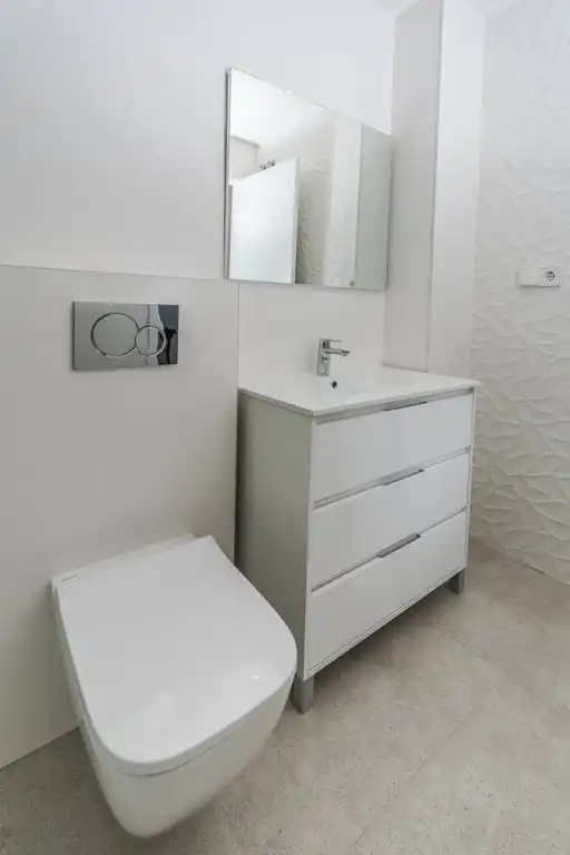 Badezimmer von Wohnung zum Verkauf in Jávea / Xàbia mit Klimaanlage, Privatgarten und Abstellraum