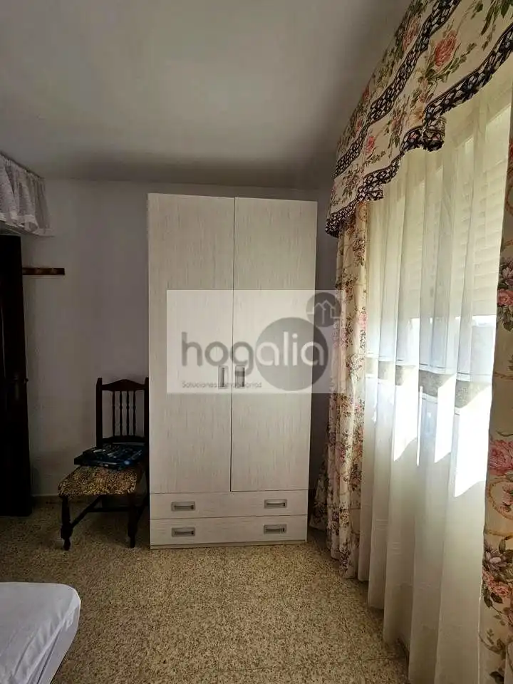 Habitación de Piso de alquiler en Sevilla con Aire acondicionado y Amueblado