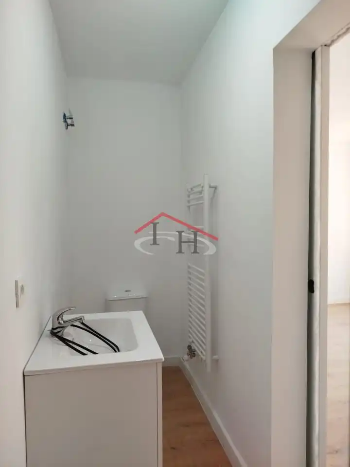 Baño de Apartamento en venta en San Andrés del Rabanedo con Calefacción