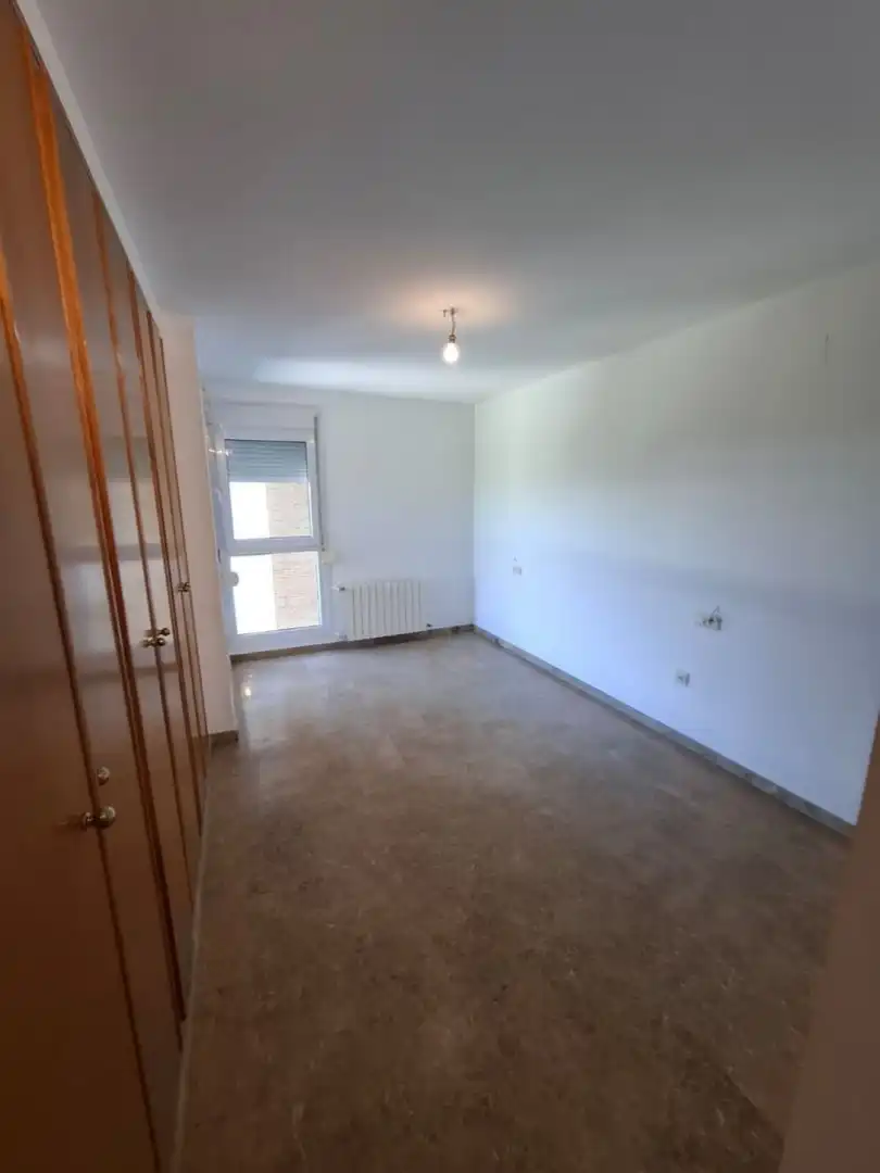 Habitación de Piso de alquiler en Valencia con Aire acondicionado, Calefacción y Trastero