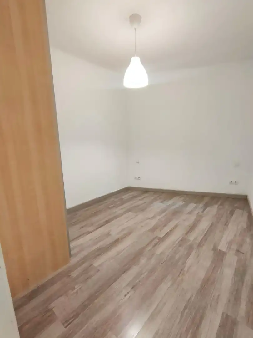 Piso en venta en Barcelona con Parquet, Trastero y Horno