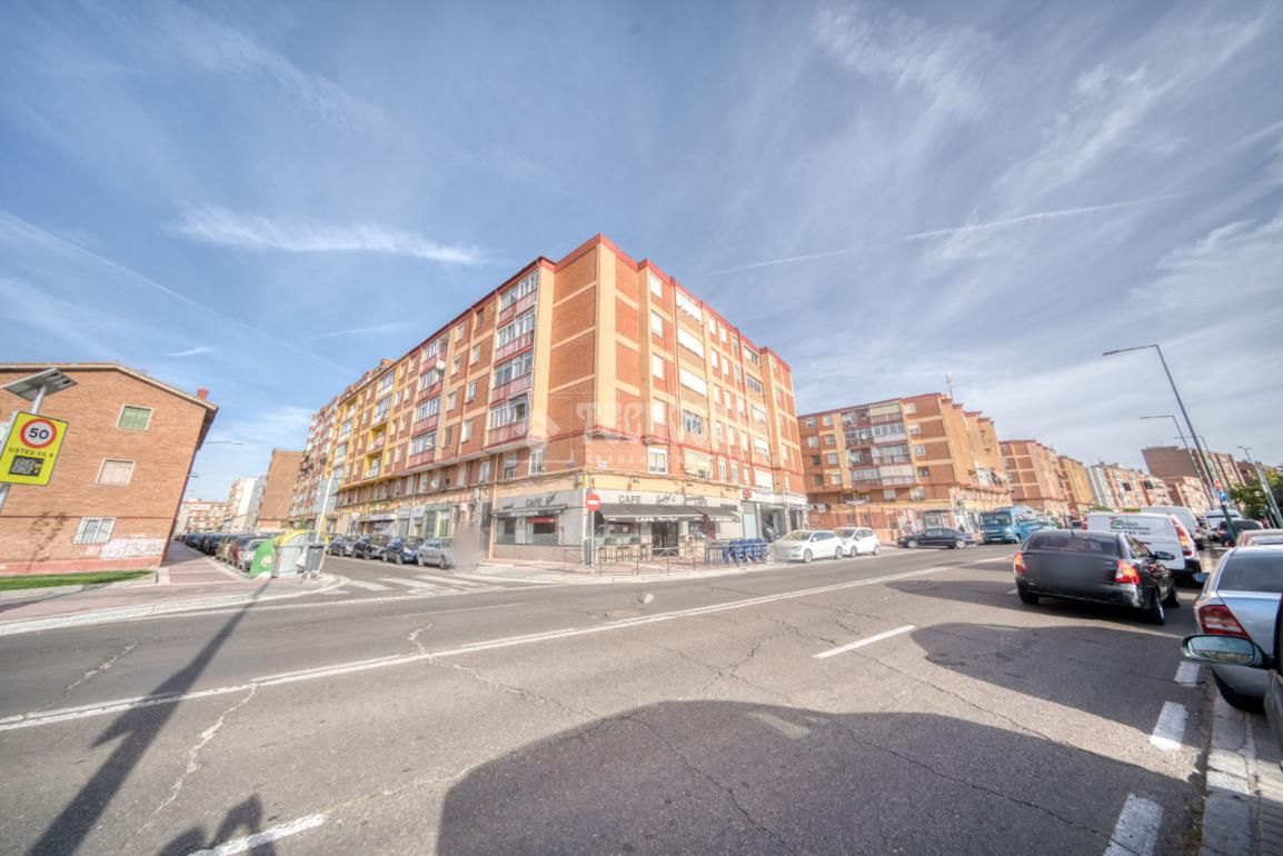 Exterior view of Flat for sale in Valladolid Capital  with Heating, Terrace and Balcony