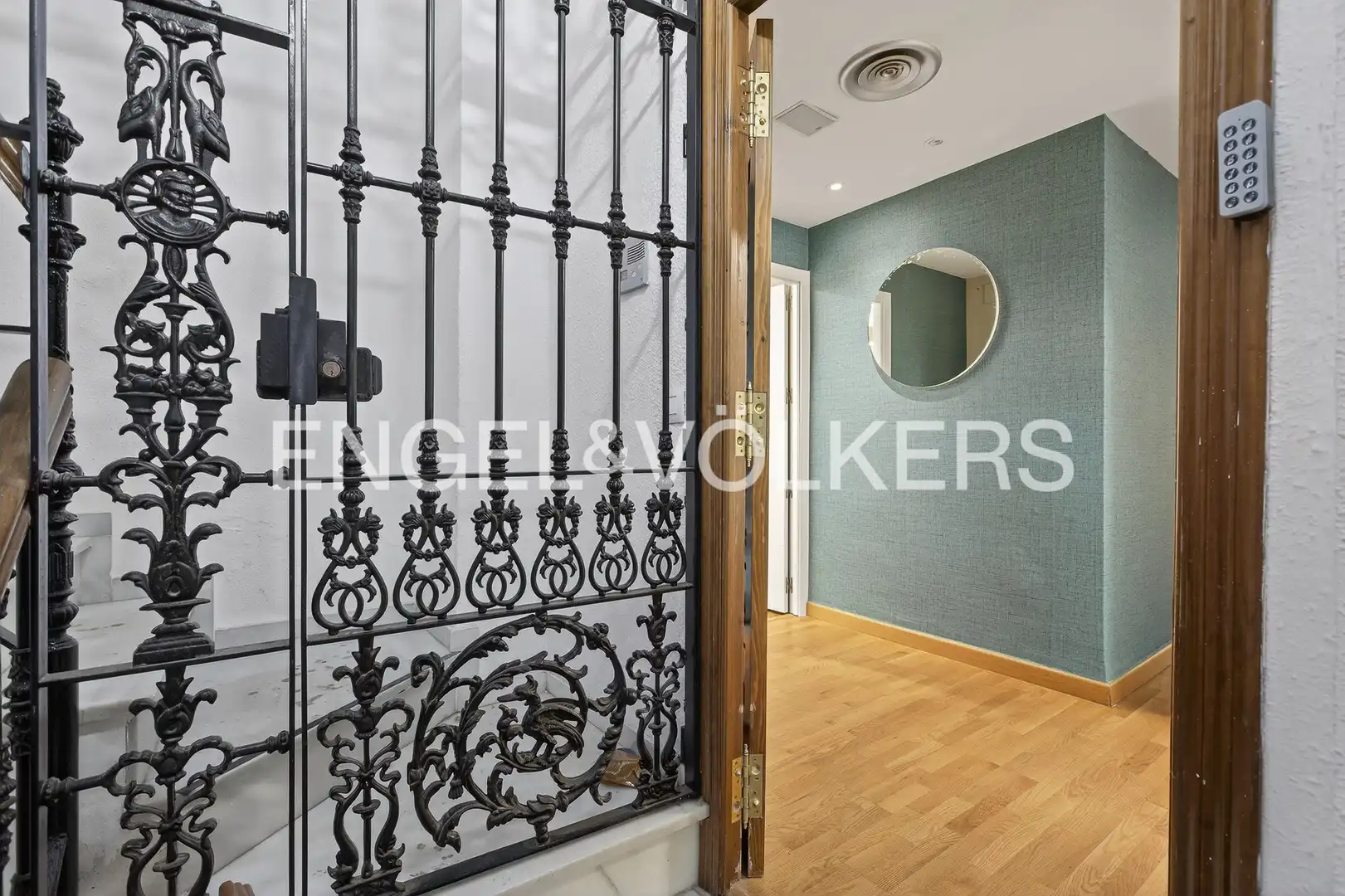 Houses for sale in Sevilla  with Air Conditioner, Heating and Parquet flooring