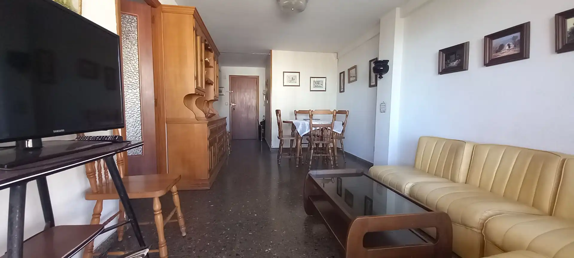 Sala d'estar de Apartament en venda en Gandia amb Moblat i Piscina comunitària