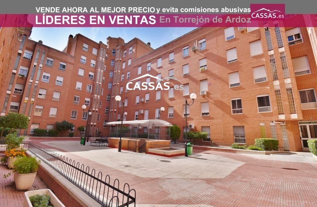 Exterior view of Flat for sale in Torrejón de Ardoz  with Heating