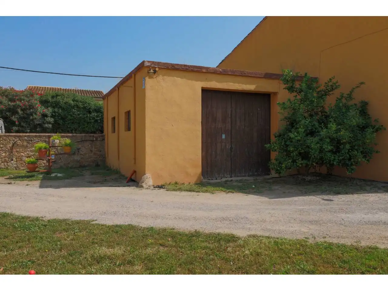 Exterior view of Country homes for sale in Verges  with Air Conditioner, Private garden and Terrace
