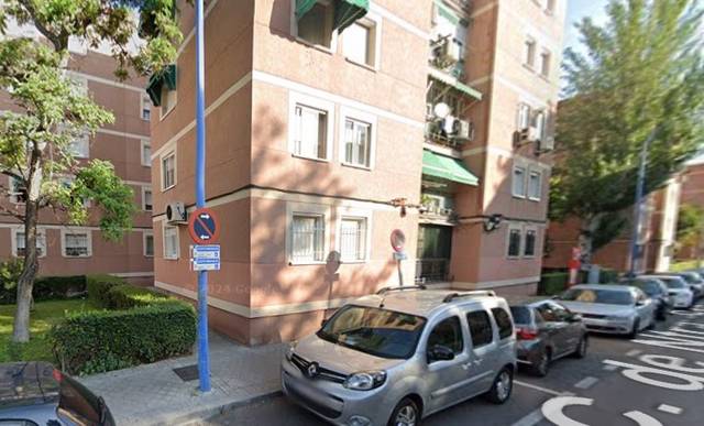 Local comercial en Alquiler en C/ Polvoranca en Vírgenes