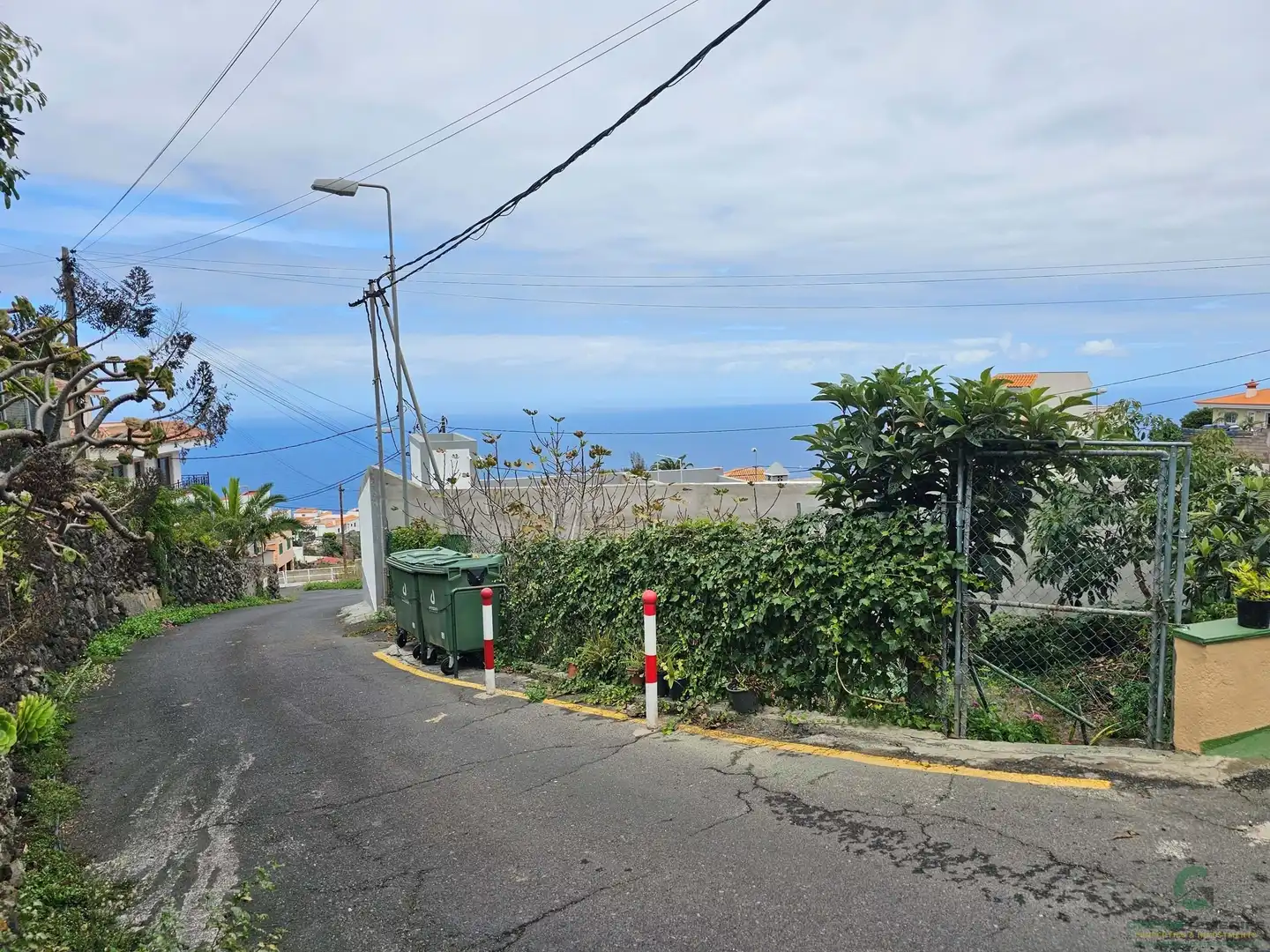 Außenansicht von Einfamilien-Reihenhaus zum Verkauf in Garachico mit Terrasse und Abstellraum